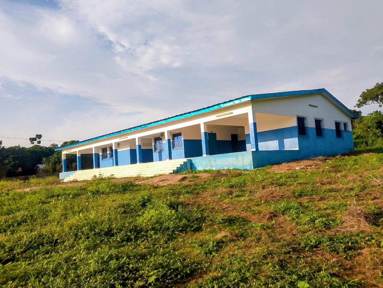 Le bâtiment du dispensaire de Boudy
