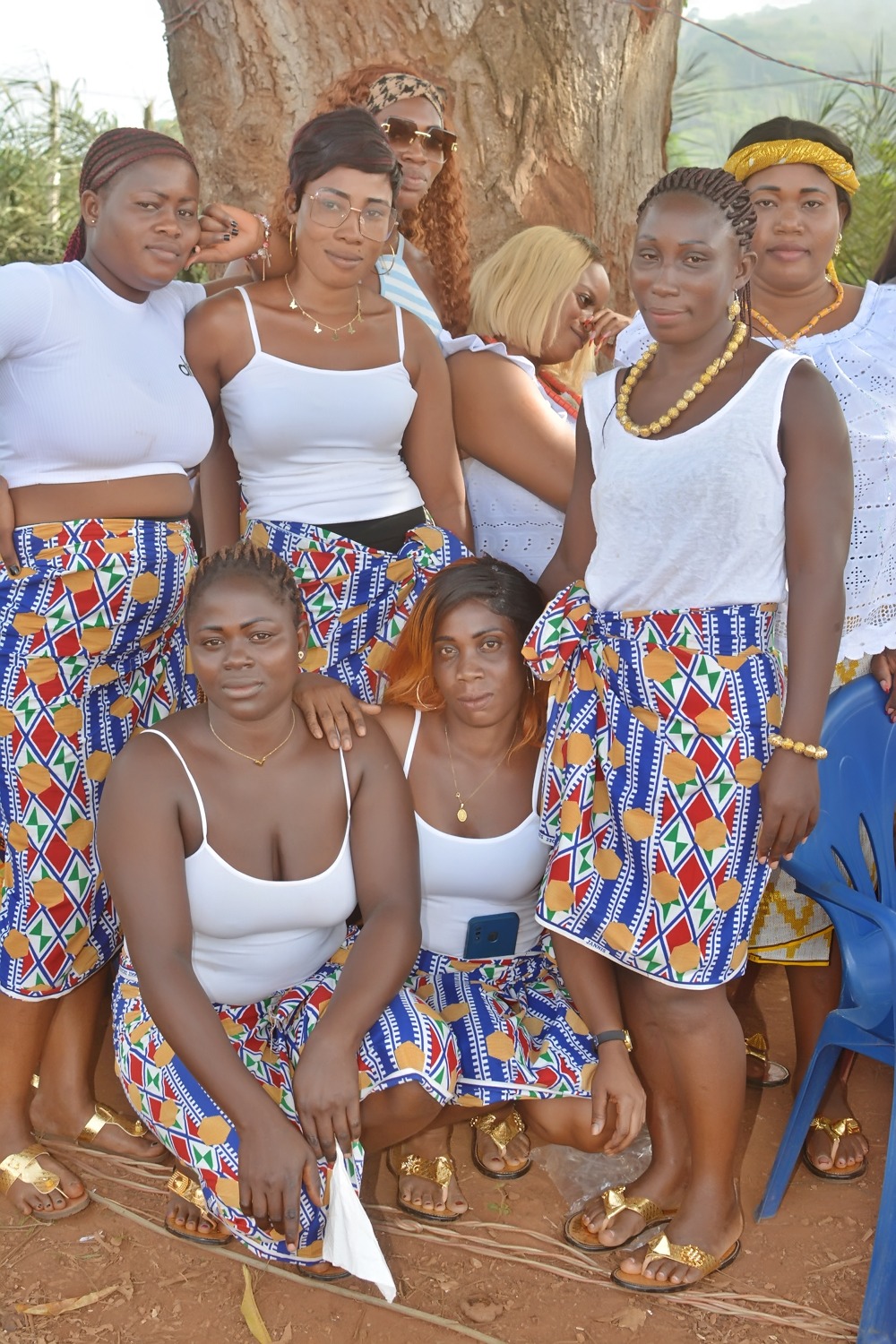 Groupe de femmes à la cérémonie de la mutuelle de Boudy