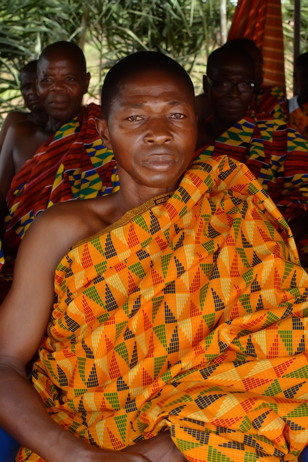 Notabilité en pagne kente à la cérémonie de Boudy