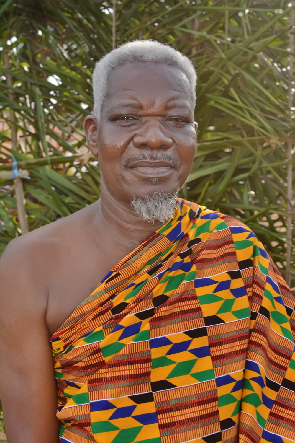 Le Président de la MU.DESC.BO en kente, le jour de son élection