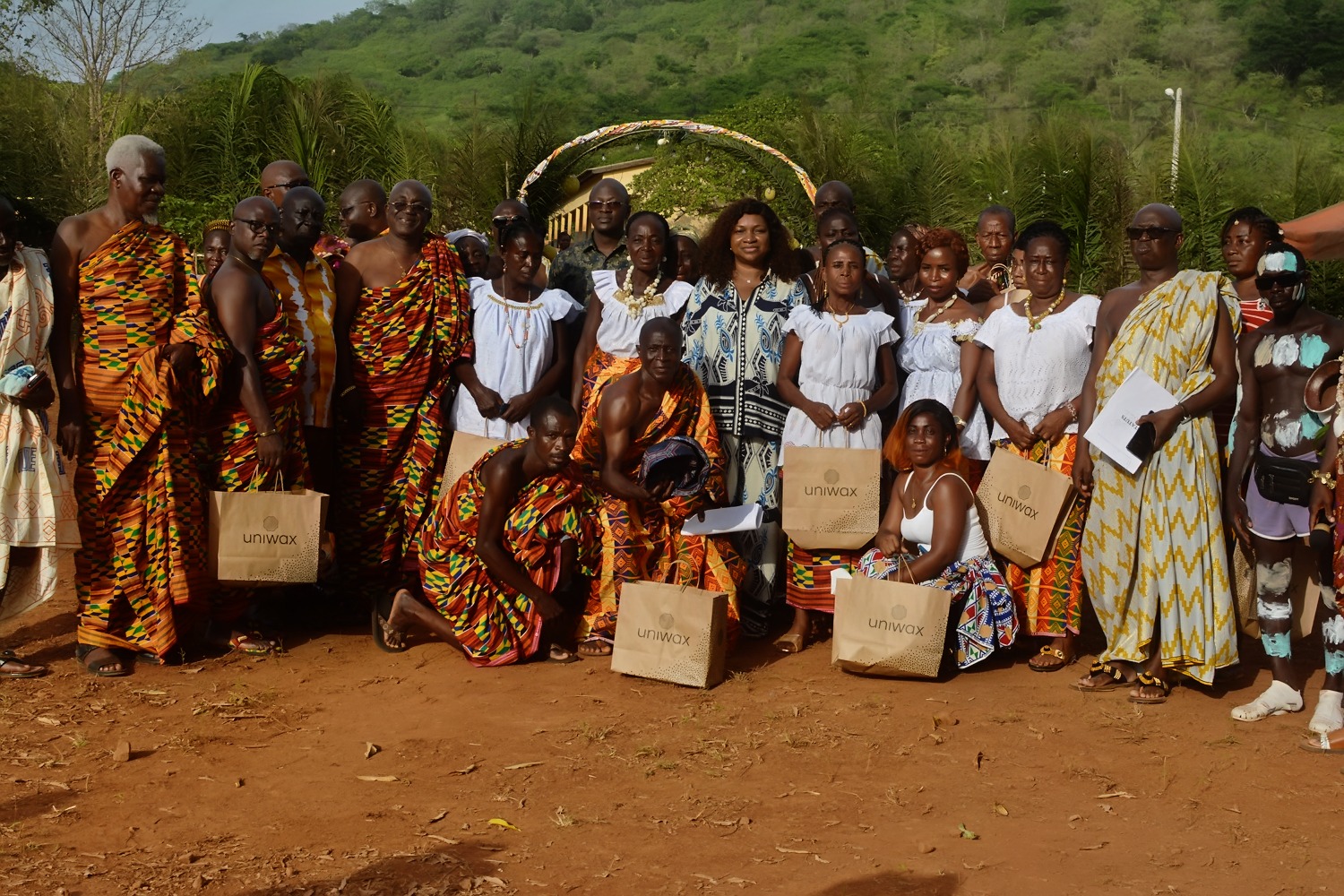 Photo de famille de la remise de prix à Boudy