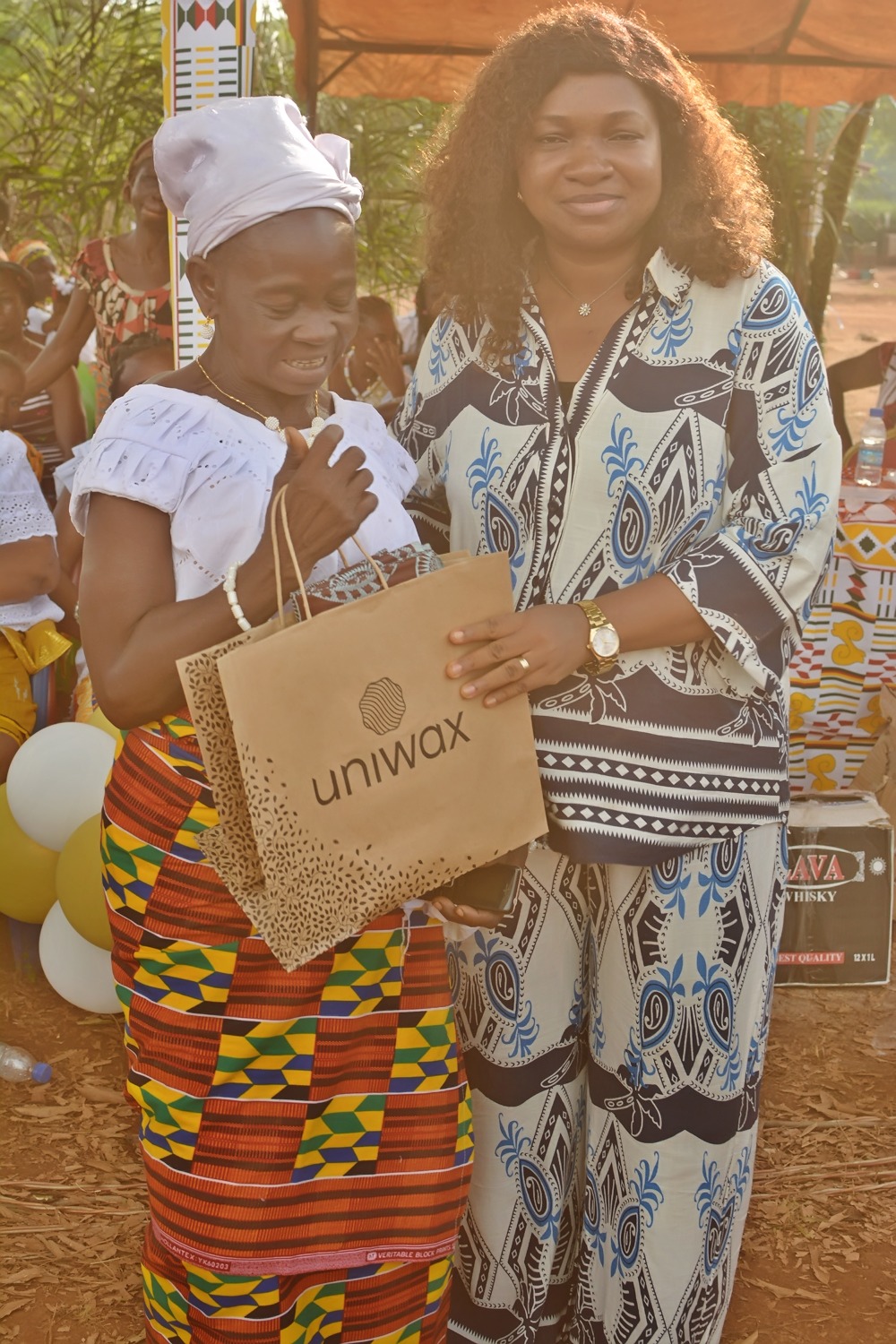 Remise de prix aux femmes de Boudy