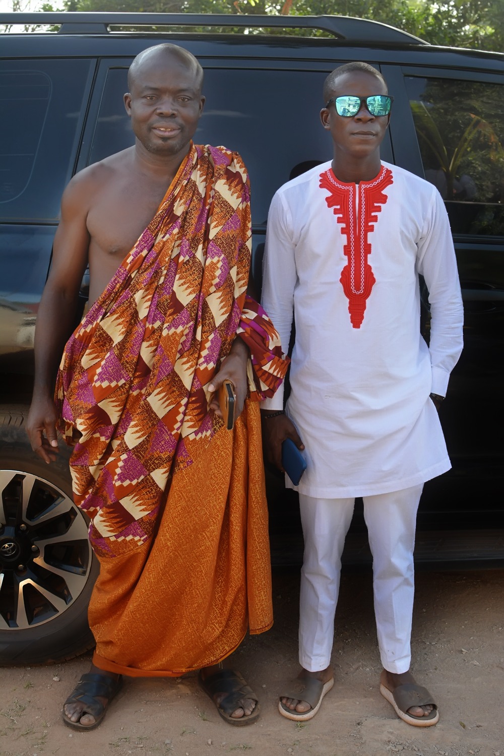 Participants posant en kente à Boudy